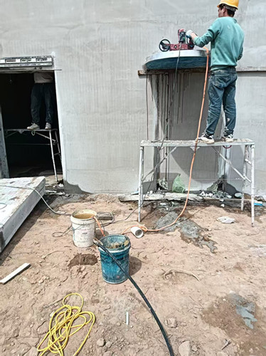 兰州万新南路楼板打孔、混凝土切割开门洞开窗